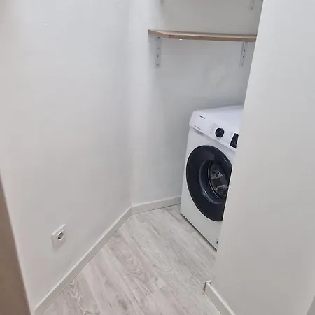 Apartman Piso En El Centro De *